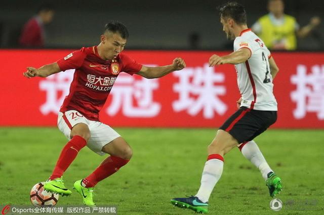 由刁亦男执导、胡歌主演的国产新片《南方车站的聚会》首日票房4382万，获得单日票房亚军，累计票房截至发稿已超过6千万。