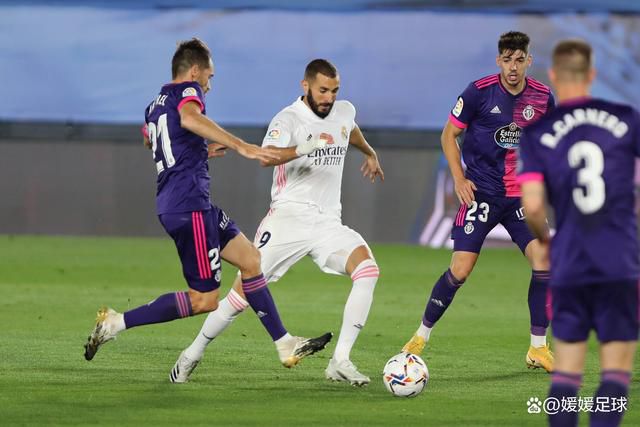 ” 佟丽娅吊威亚飞吻岳云鹏 网友：看得我泪流满面 2018-06-05 日前，佟丽娅和岳云鹏现身某摄影棚拍摄一段难度超高的吻戏。