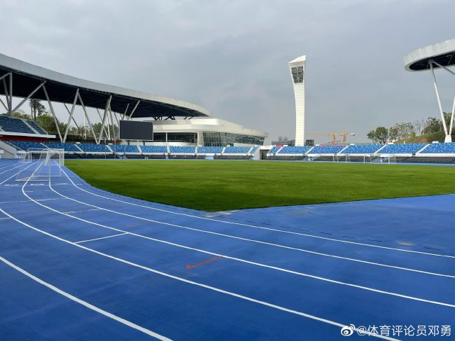 我们终其一生学习的，不过是与自我相处，不必肩负成全他人的使命，正如李鱼对沈飞鸿说：“你都在说他喜欢，那你喜欢什么？