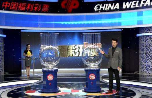 杰森·莫玛分享“马王”时期旧照笑容灿烂 2019-05-28 近日，杰森·莫玛分享自己还是“马王”时的旧照。