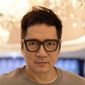 《哪吒》将破39亿 《沉默的证人》位列亚军 2019-08-17 8月16日，大盘报收票房2.T恤、黑色毛衣，纯净的眼神与笑容，一股 《今日影评》表演文化传承系列特别节目《表演者言》 2017-11-13 ​“用真诚之作，传递匠心精神。