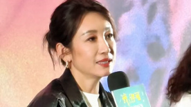 两个人被邀请到位于曼哈顿皮埃尔高级酒店的著名设计师托 “超级英雄”来袭 “绯闻女孩”恋上《绿灯侠》 2011-10-15 扮演者，凭借《绯闻女孩》走红的布蕾克·莱弗利，也将会与“绿灯侠”在大银幕上“谈情说爱”。